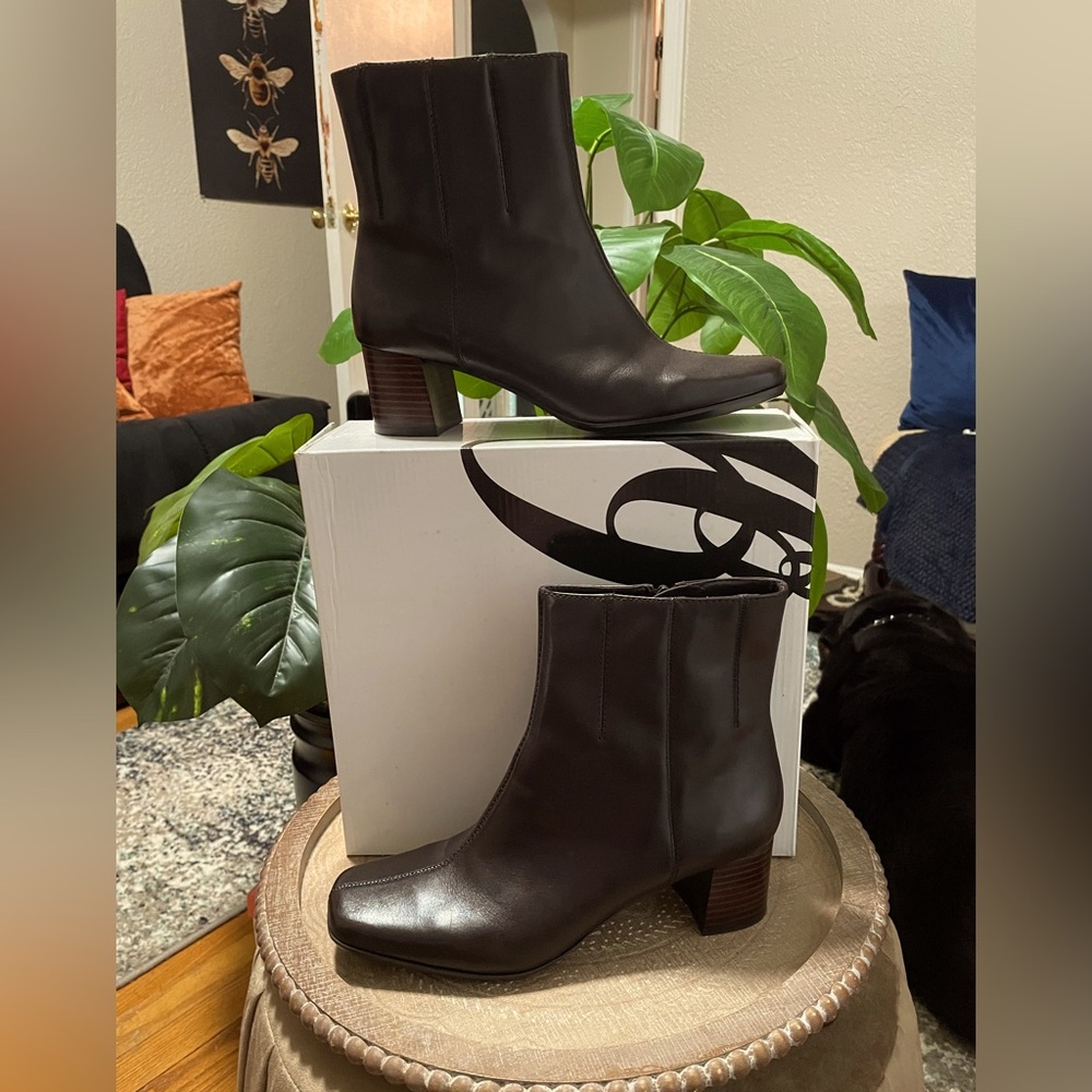 NWOT Nine West Boots - rich brown all leather Sz10